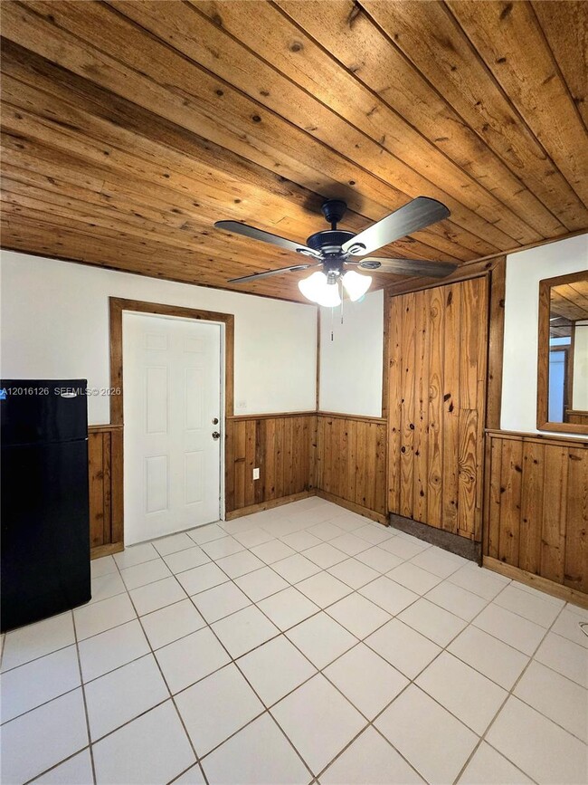 Photo - 27660 SW 162nd Ave Unit side