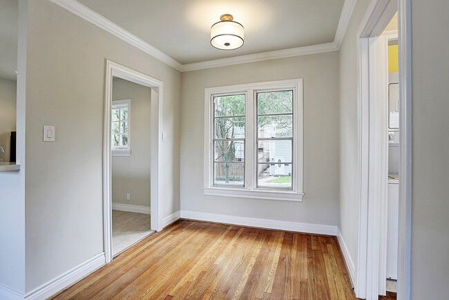 Photo - 4809 Woodhead St