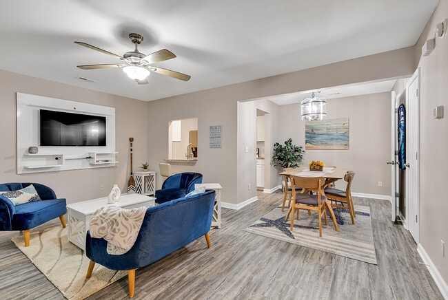 Photo - 403 71st Ave N Unit #4 MTR-3 mos plus