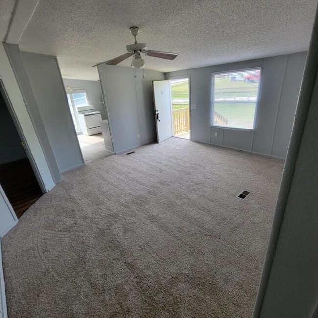 Photo - 1450 Broad St