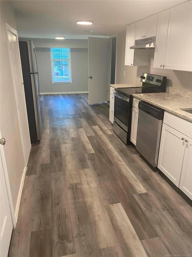 Photo - 1047 N Louisville Ave