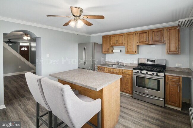 Building Photo - 4714 Fowler St
