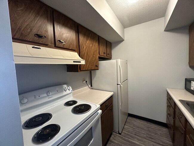 Photo - 123-16 Attica-W