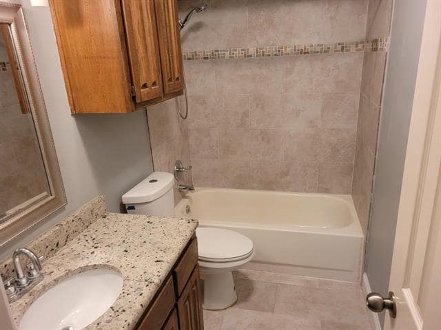 Building Photo - 910 Boxwood Dr