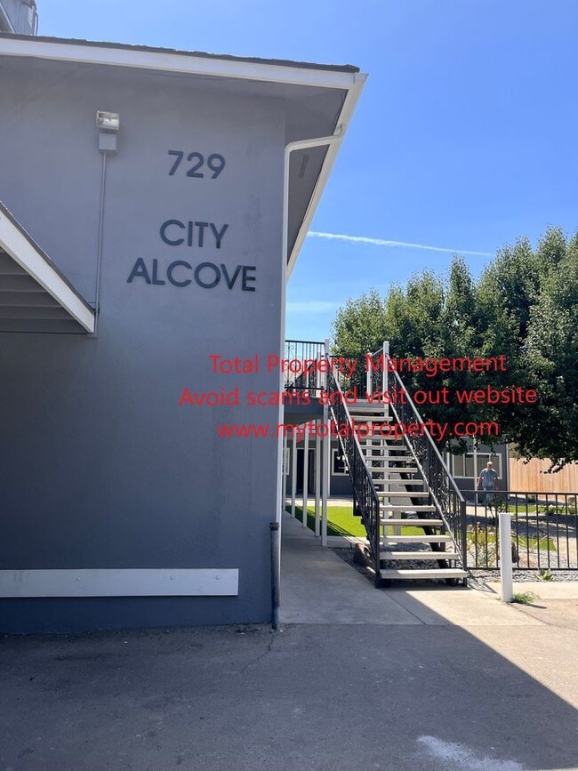 729 N. Floral St