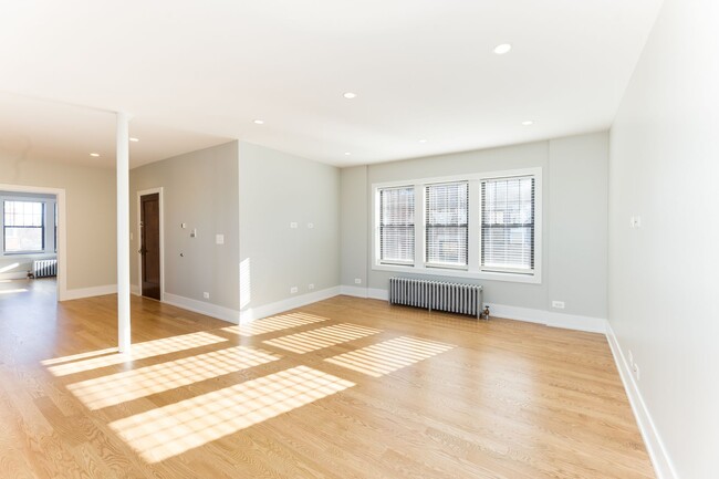 Building Photo - 2625 W Berwyn Ave Unit 2617-3B