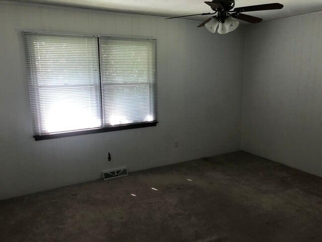 Photo - Quaint 2 bedroom perched atop 1.7 wooded a...
