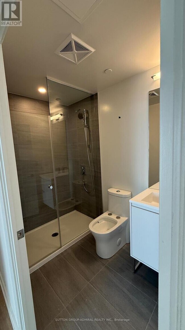 Photo - 1 Quarrington Lane Unité 1602