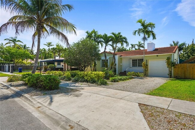 Photo - 2460 SW 24th St