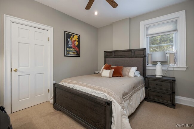 Photo - 186 Bidwell Pkwy