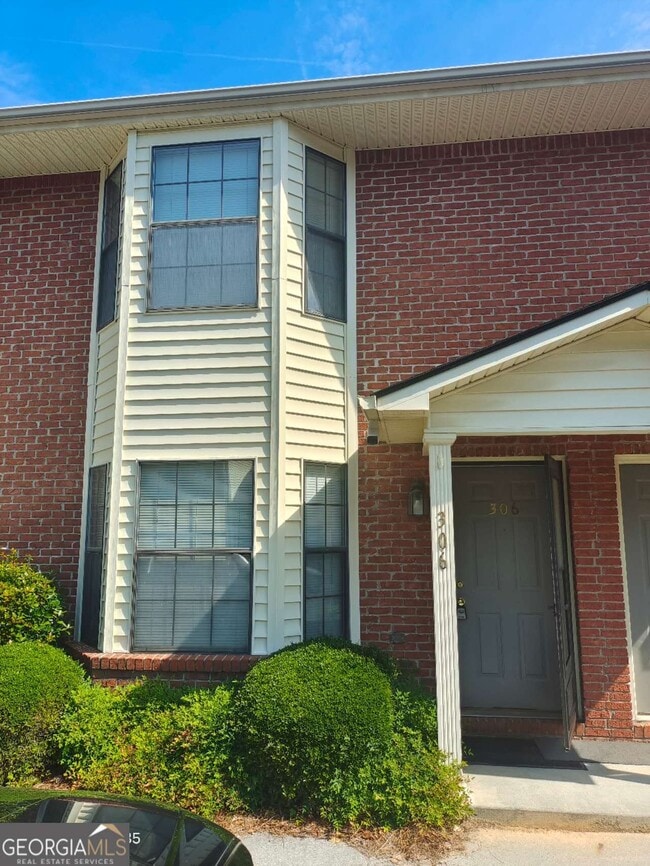 Photo - 306 Mt Vernon Dr
