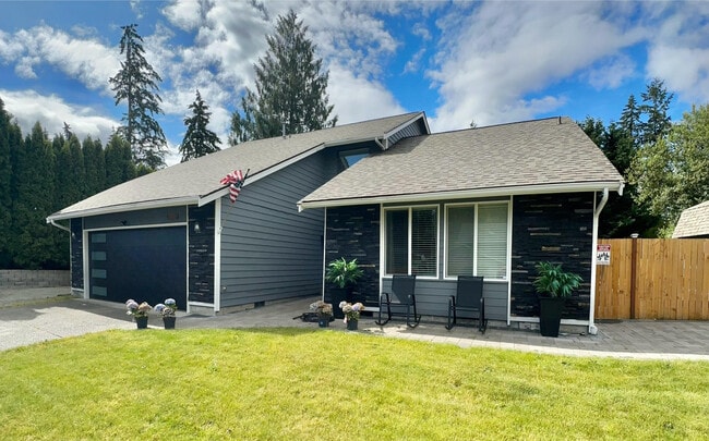 Building Photo - 9824 157th St E