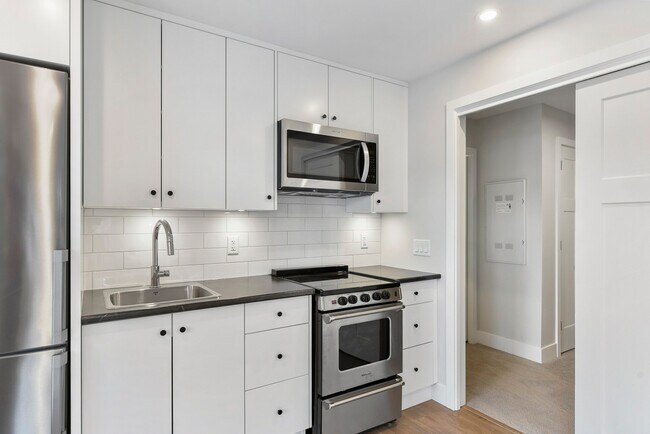 Photo - 45500-45500 Campus Dr