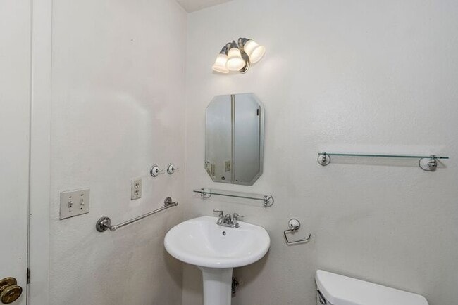 Photo - Cozy 2-Bedroom Condo Near CMU & St. Mary’s – Great Amenities!