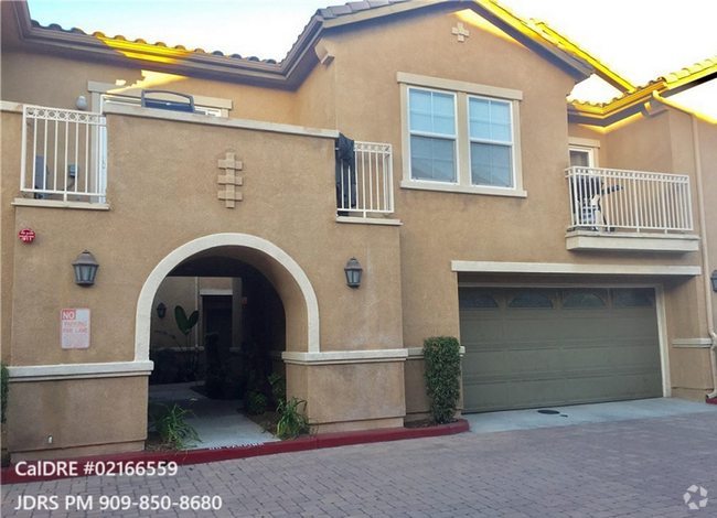 Building Photo - Rancho Cucamonga 3 bedroom Townhouse