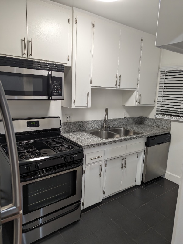 Photo - 7062 Lanewood Ave Unidad 16