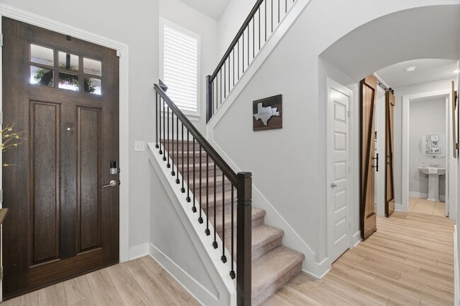 Photo - 2225 Elm Pl