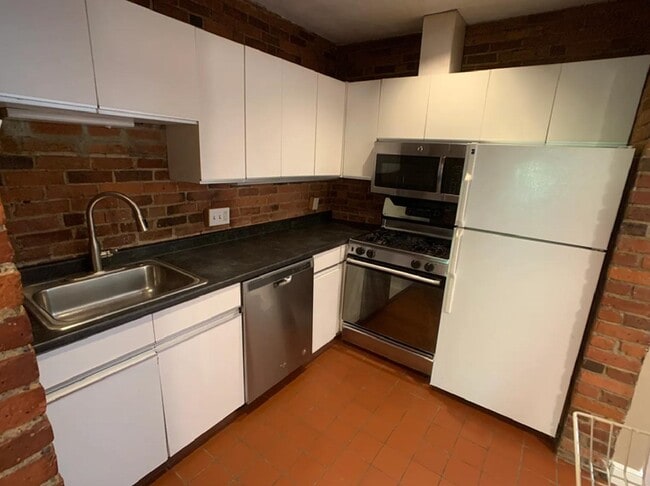 Photo - 110 Riverway