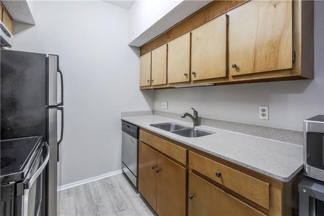 Photo - Furnished 1x1 North Campus Apartment on Guad Unit 316