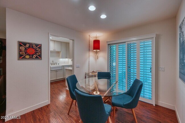 5221 N 24th St Unit 102