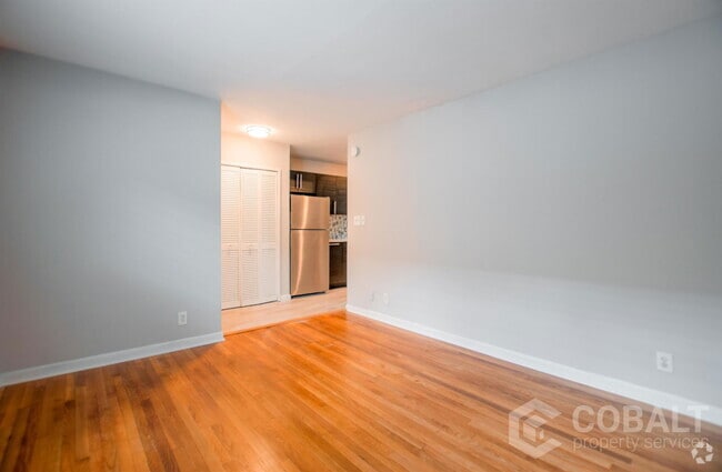 Building Photo - 773 Greenwood Ave NE Unit 8 Rental