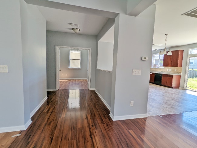 Photo - 343 Edgecroft Way