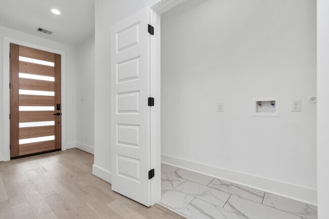 Photo - 2813 Drew St