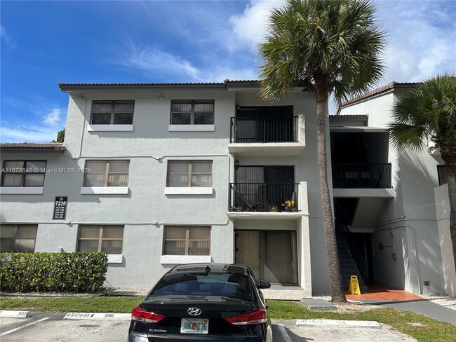 Photo - 7230 NW 179th St Condo Unit 303