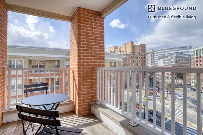 Photo - 925 N Garfield St Unit FL5-ID492