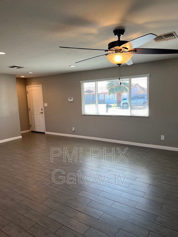 Photo - 1336 W 12th St