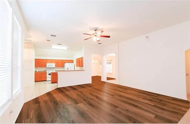Photo - 234 Silvercreek Dr
