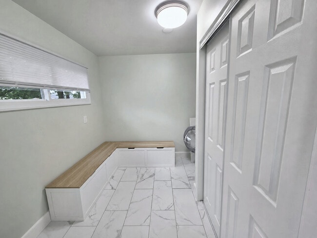 2514 Ingleside Dr
