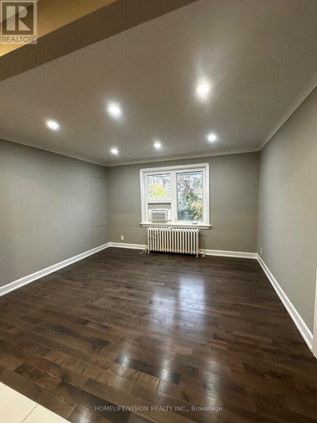 Photo - 238 Glebemount Ave