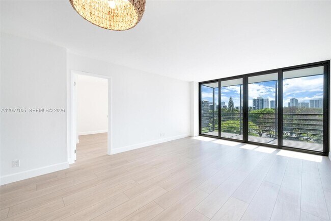 Photo - 20400 W Country Club Dr Unit 610