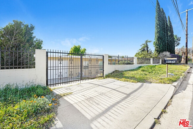 Photo - 13847 Aults Ave