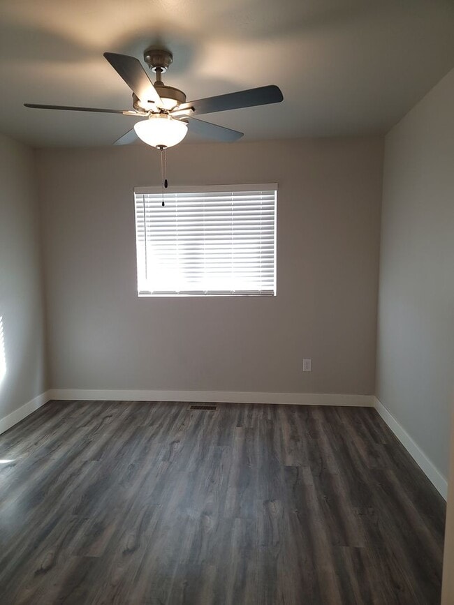 Photo - 3 bedroom 2 bathroom townhome with 1 car garage