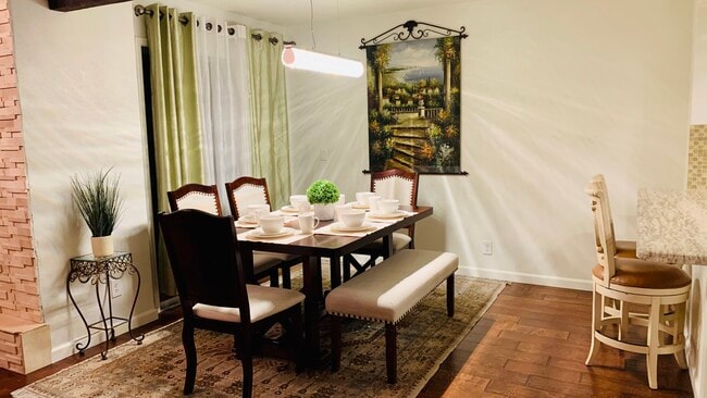 Building Photo - 2828 N 61st Pl