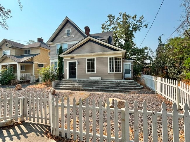 Building Photo - 1635 W Pacific Ave Unit A