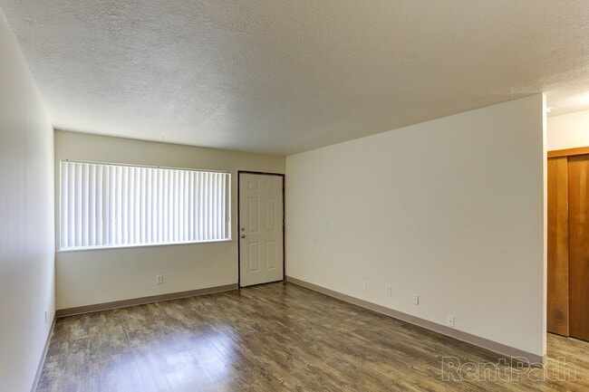 Photo - Arrowsmith Apartments^