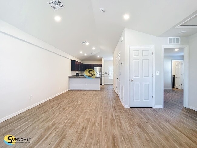 Photo - 2014 Dorion St