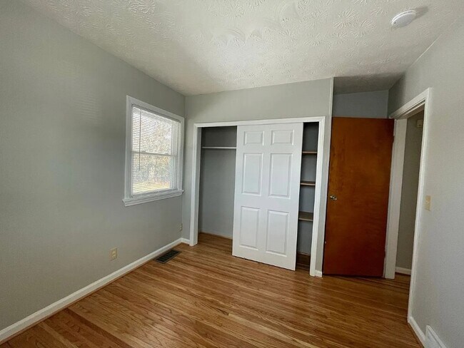 Photo - 1067 Long Pond Rd