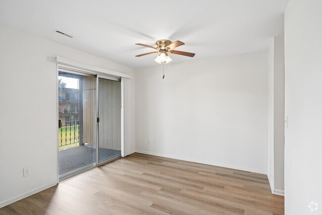 B1 2BR, 2BA - 1,1150SF - Dining Room