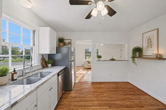 Photo - 300 Marlin Dr