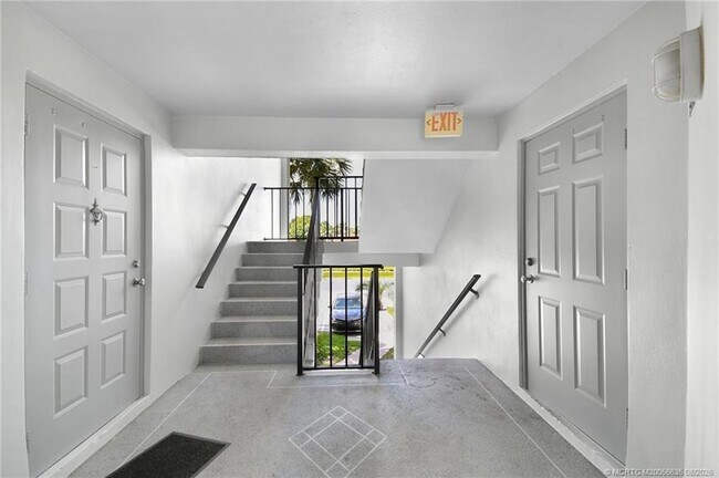 1008 Green Pine Blvd Unit 0012