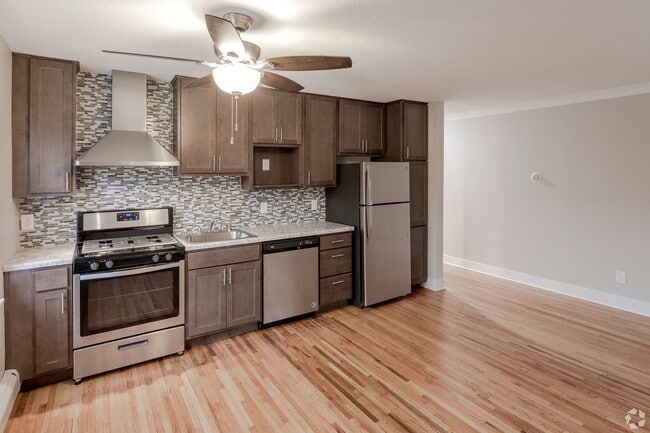 Studio, 1BA - 377 SF