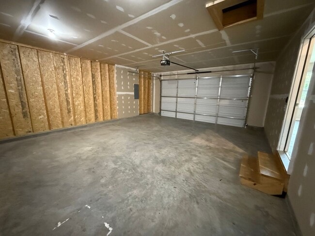 Photo - 842 Lakeway Dr