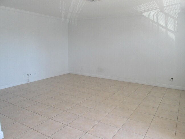 Photo - 405 N Cypress Dr Unit 3