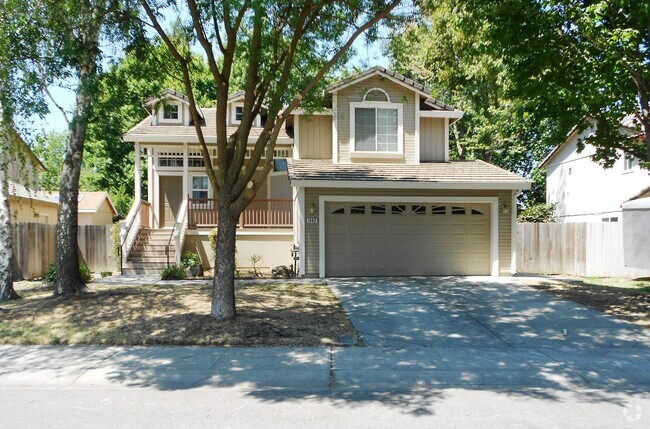 Building Photo - 3 bedroom 2 1/2 bath, two-story house