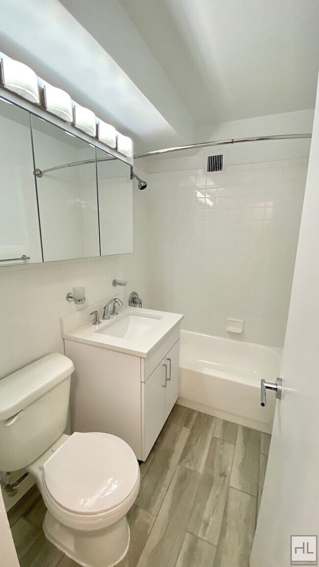 Photo - EAST 35 STREET Unit 8C