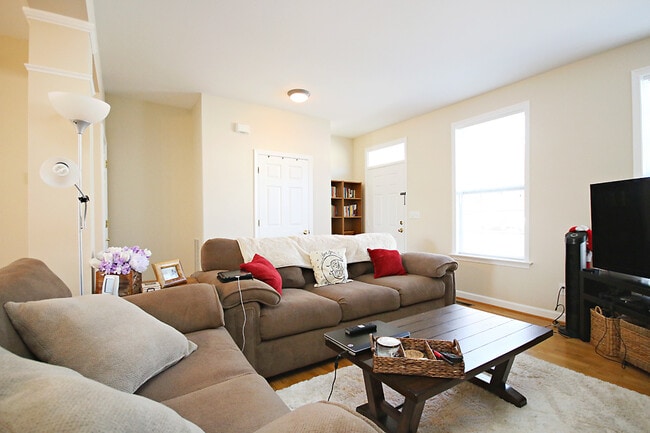 Photo - Cat-Friendly Rio Square Townhome